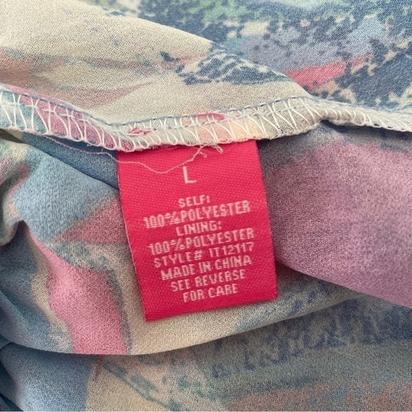 Flying Tomato Women Top Close To Me Floral Smocked Sweetheart Neckline Sz. L - Picture 10 of 11